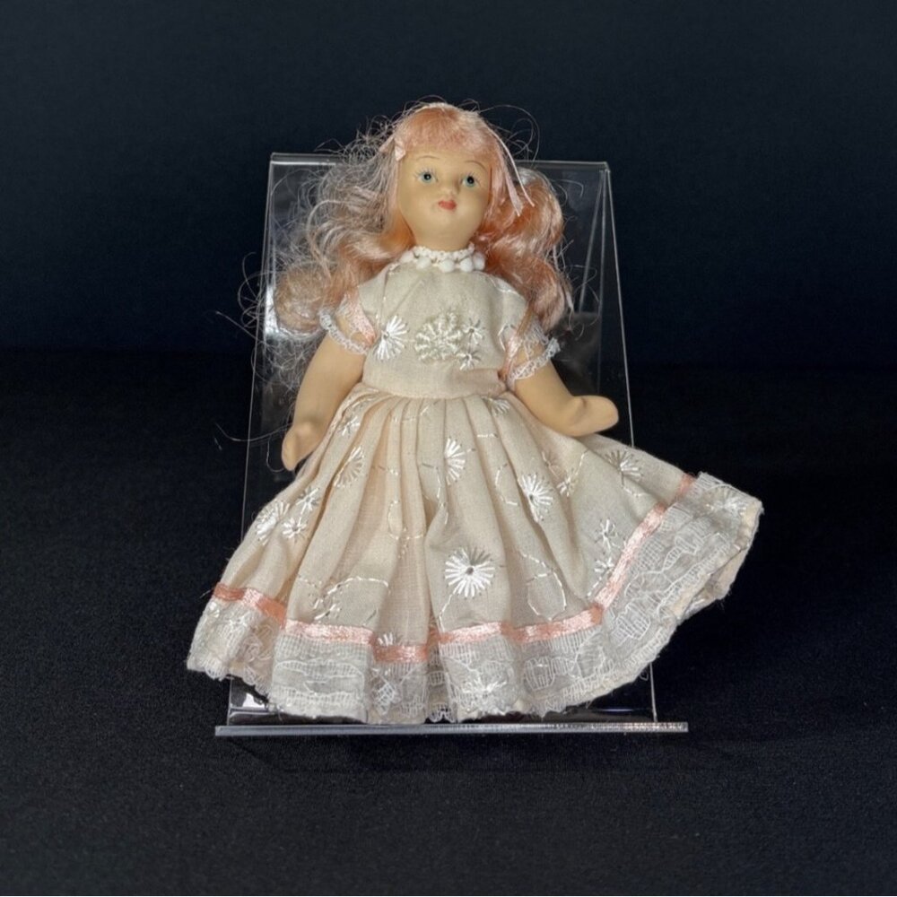 Vintage Porcelain Blonde Blue Eyes Doll Floral Lace Dress Victorian Strawberry - Picture 5 of 11